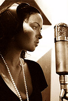 Mayra Andrade remporte le prix R�v�lation du concours BBC 3 Musiques du Monde 2008